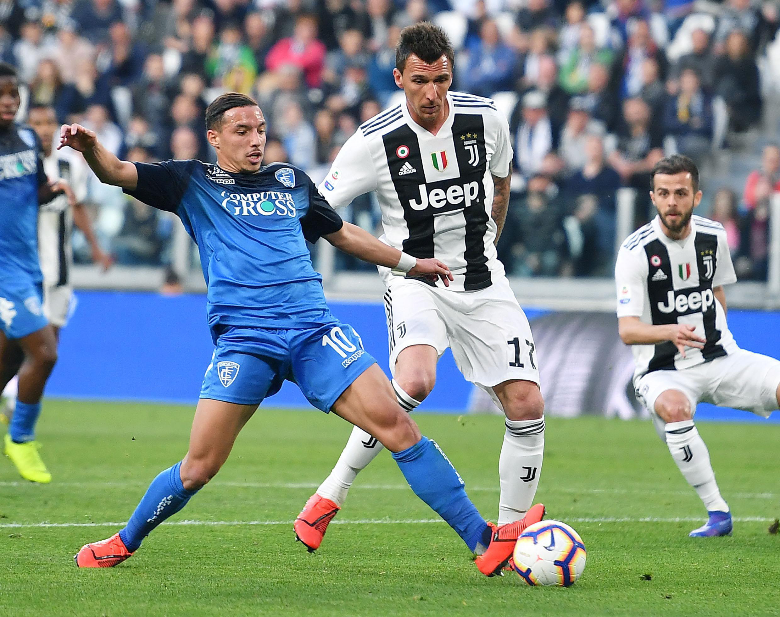 霍伊伦：我想进球，但我是团队型球员，球队获胜最重要（霍伊伦：渴望破门，但我是团队球员，赢球才最关键）