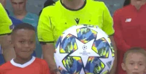 德甲官博祝贺邵佳一：期待邵佳一带领中国国家队走向更高舞台（德甲官博贺邵佳一：期待他率国足登上更高舞台）