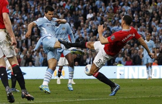 记者：蒋光太、莱昂纳多等人因伤缺阵，首发阵容多人带伤坚持（记者：蒋光太、莱昂纳多等伤停，首发多名球员带伤出战）