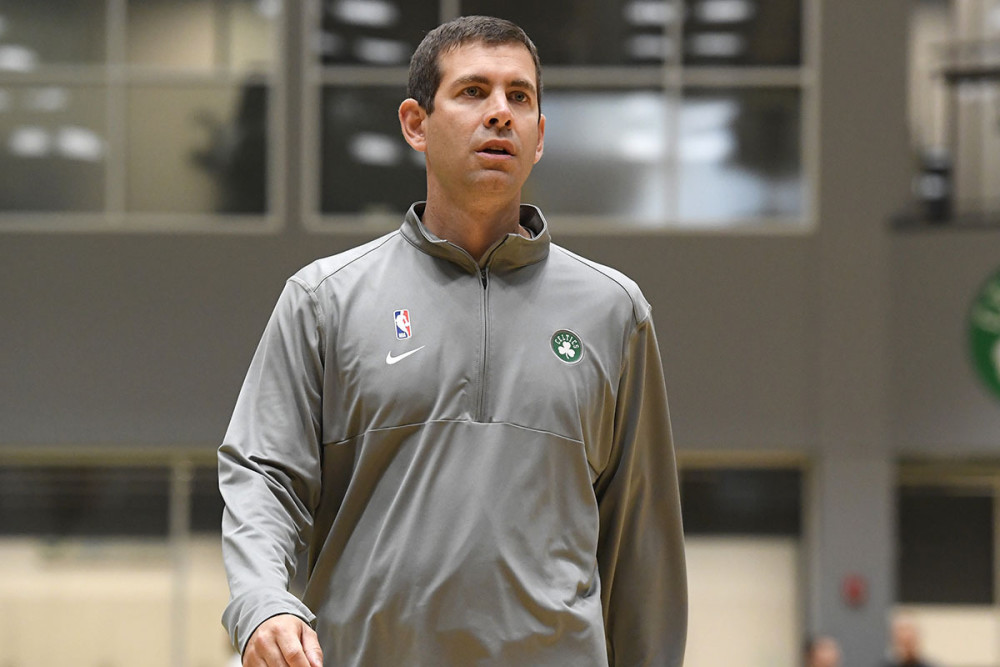 博努奇：小基耶萨可能踢附加赛；球员明白穿意大利球衣的责任（博努奇称小基耶萨有望出战附加赛，蓝衣军团球员深知责任）