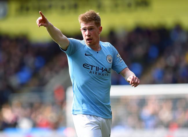 皇家马德里 - 曼城：冠军联赛第六轮巅峰对决，谁将掌控局势？（欧冠第六轮焦点之战：皇马迎战曼城，谁能主宰赛场？）